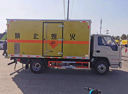 巧家爆破器材运输车